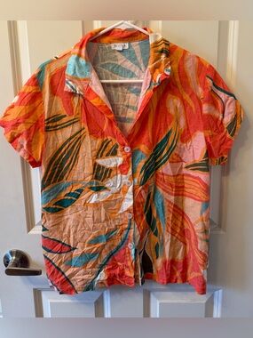 Vitamin A Playa Tropical Linen Blend Short Sleeve Button Up, Medium